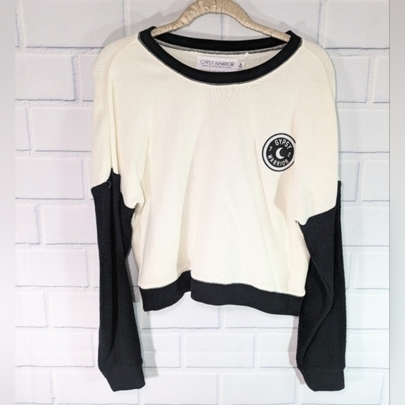 Gypsy Warrior Cropped Colorblocked Sweatshirt - Picture 1 of 5
